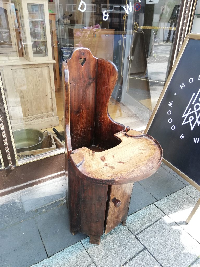 Antike Möbel Online-Shop Köln