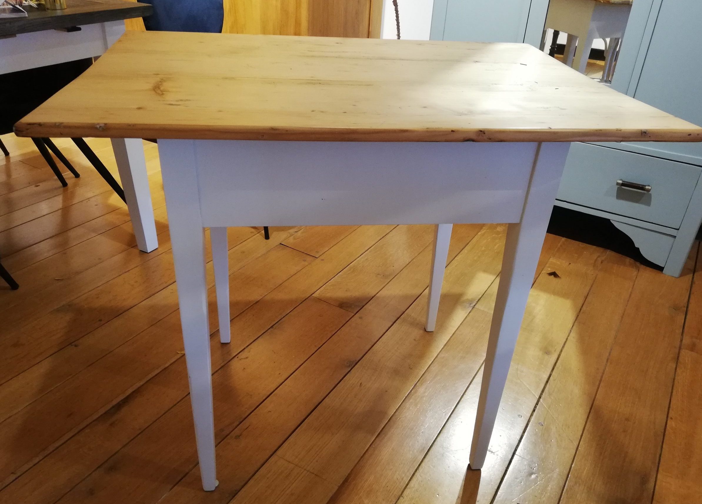 Kleiner Tisch um 1890 – Weichholz