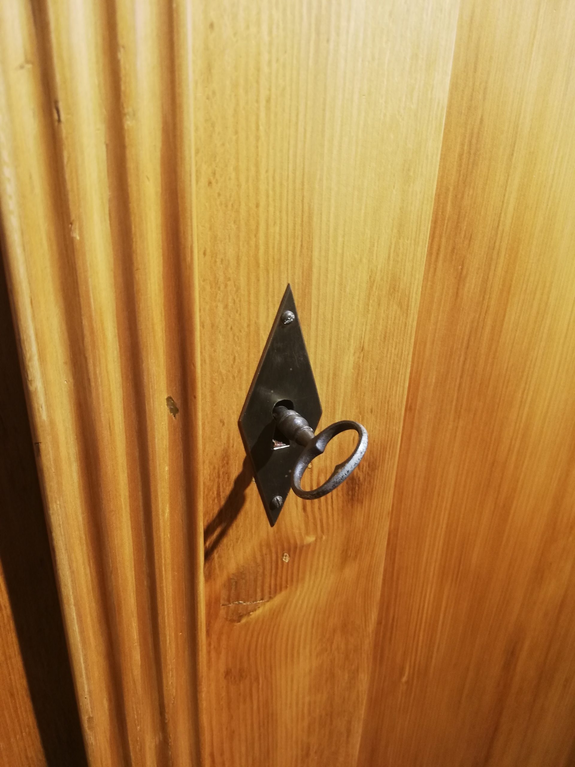 Schrank Biedermeier um 1860 – Weichholz
