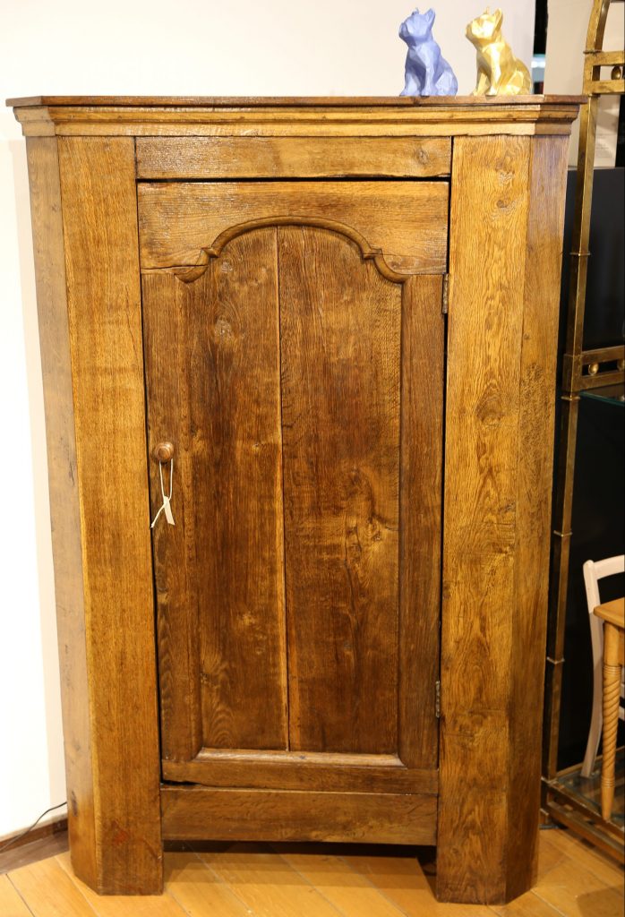 Eckschrank in Eiche | Antike Möbel Online-Shop Köln
