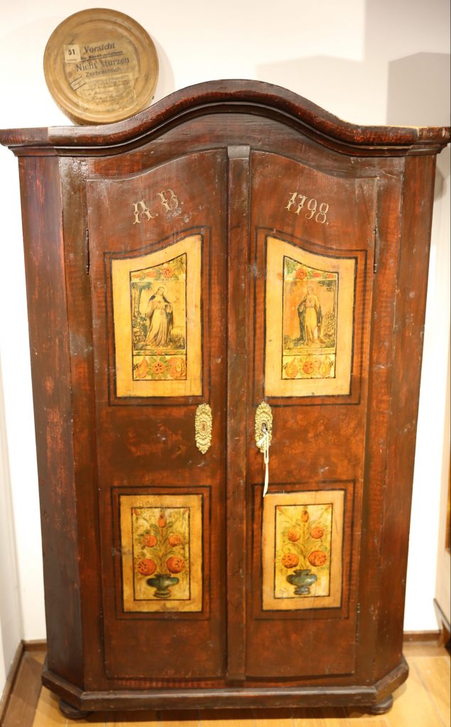 Bauernschrank 1798 Süddeutschland | Antike Möbel Online-Shop Köln
