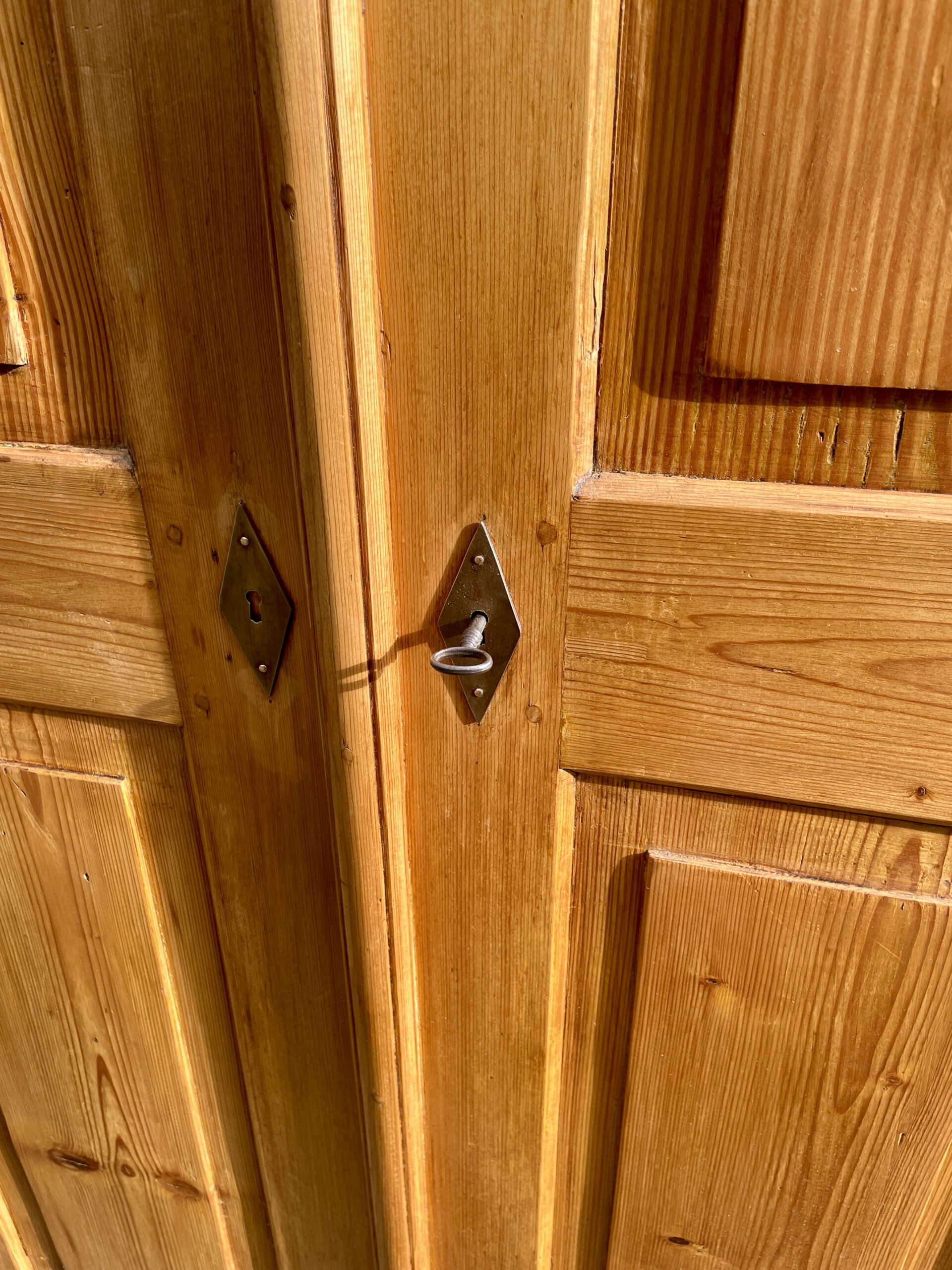 Weichholz Schrank Biedermeier